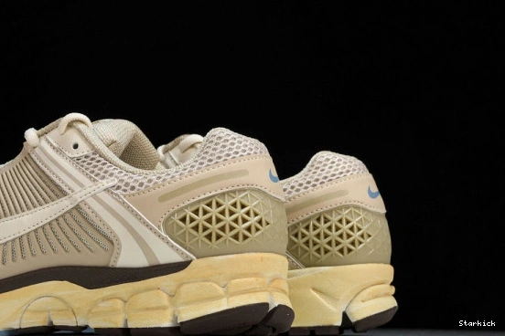 FB8825-111  Vomero 5  Oatmeal  Nike Zoom 1117